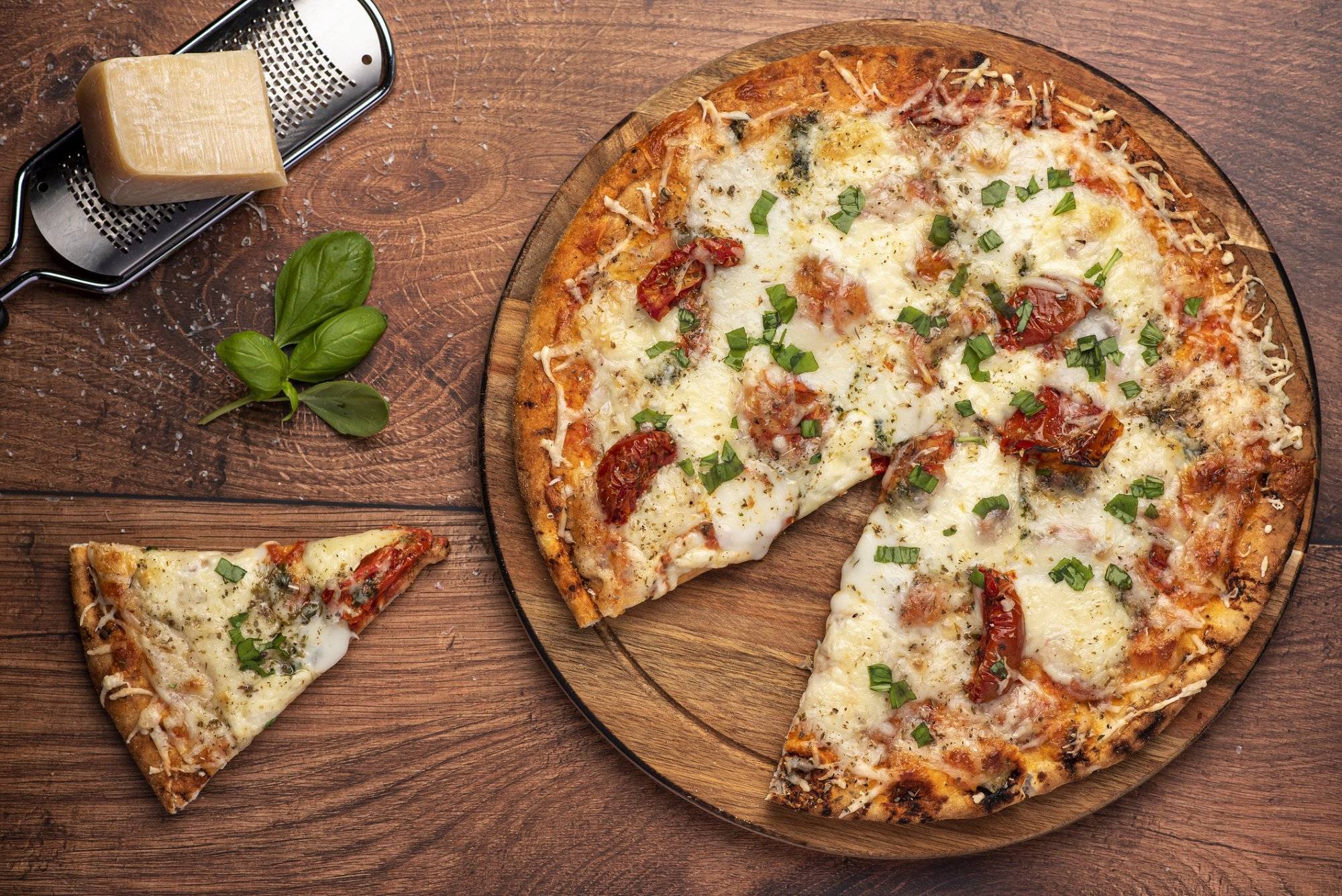 Savor Crave-Worthy Pizza at This Arlington Pizza Restaurant